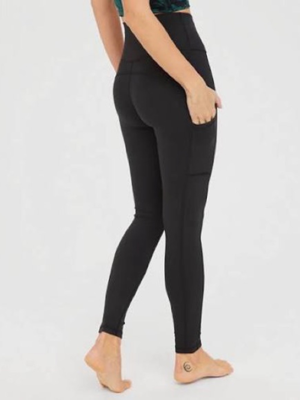 OFFLINE by Aerie The Hugger High Waisted Pocket Leggings